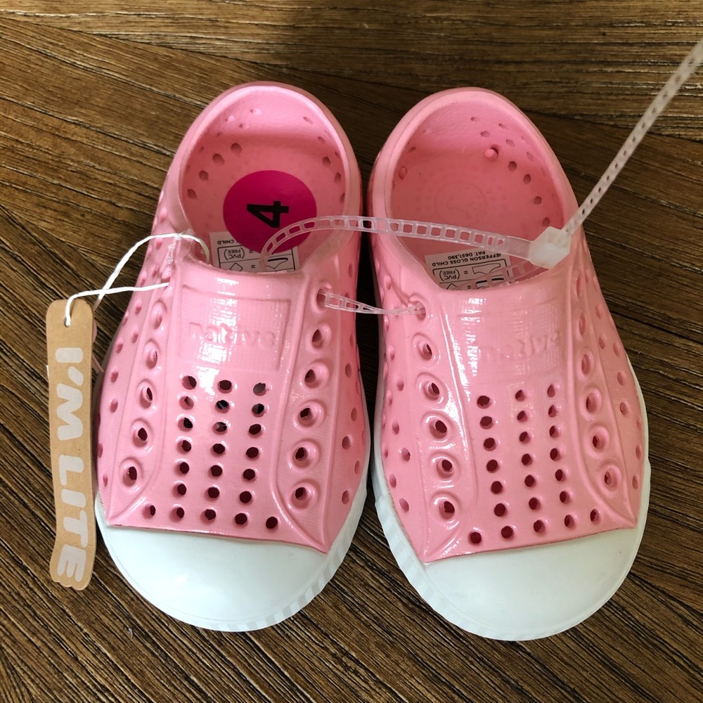 NWT Native Shoes Jefferson gloss 4c